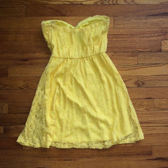 Yellow Floral Lace Dress - Picture 3 of 3